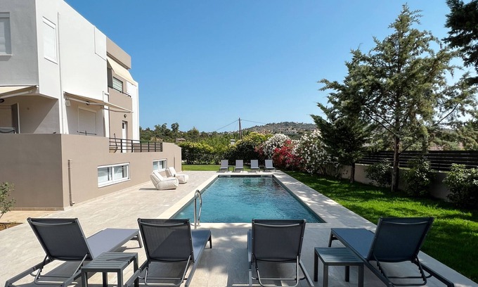 Tsikalaria Villa | Villa Sweven is close to Center of Chania -Airport and Port of Souda and private