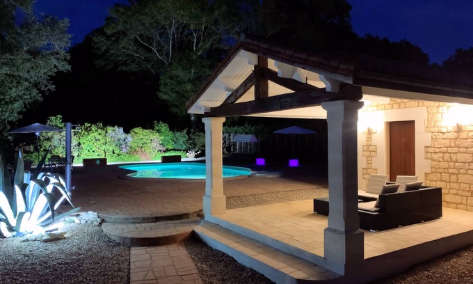 Lesterps Villa | Villa TagiBao with heated pool and SPA