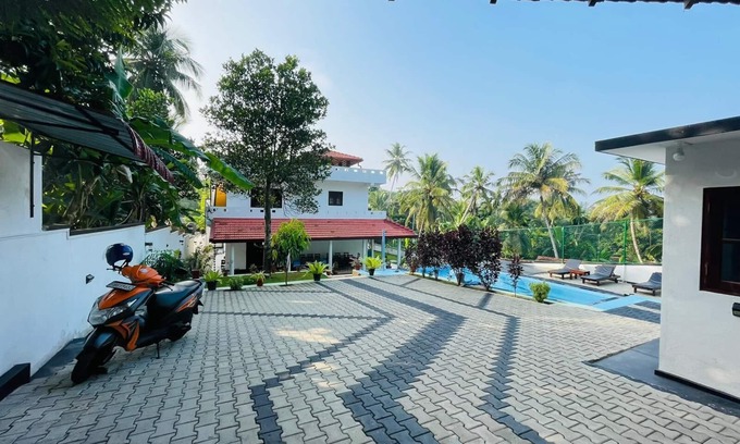 Unawatuna Villa | Villa Talpe Inviting 5 Bedrooms & Massage Pool