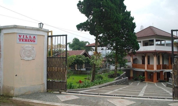 Cisarua Villa | Villa Tebing Puncak Bogor