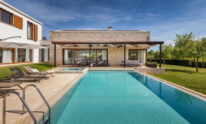 Sveti Petar u Sumi Villa | Villa Terra Rossa - beautiful villa with big private pool and jacuzzi