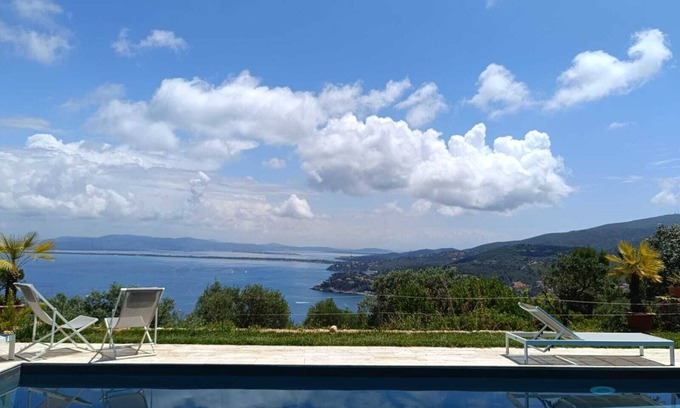 Monte Argentario Villa | VILLA THE PANORAMA WITH POOL 5 minutes' drive from the nearest beach