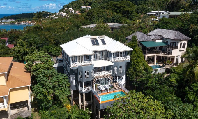 Bois d'Orange Villa | VILLA THOMPSON LUXURIOUS VILLA,IDEAL FOR COUPLES AND FAMILIES.