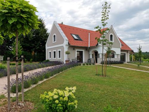 Vaszoly House | Villa Tilia Vászoly
