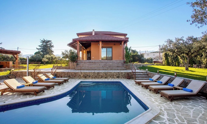 Alikanas Villa | Villa 'Totta' with Private Pool, Wi-Fi and Air Conditioning