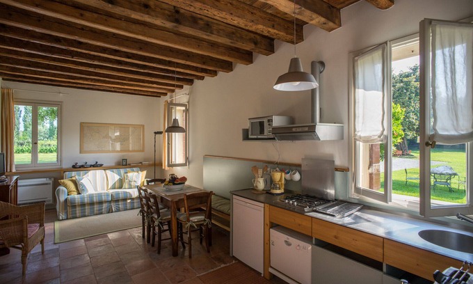Dolo Apartment | Villa Tron. Mezà apartment with park along the Brenta Riviera. Venice