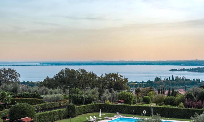 Padenghe sul Garda Villa | Villa Tullia