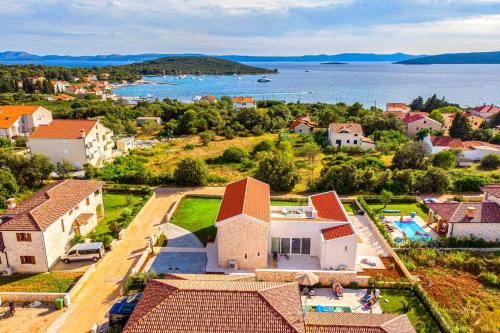 Muline Villa | Villa Vela Muline - 8 plus 2 guests - heated pool