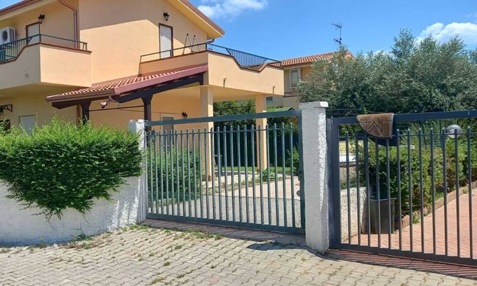 Botricello Villa | Villa 'Villetta Maria' with Sea View, Private Terrace and Air Conditioning