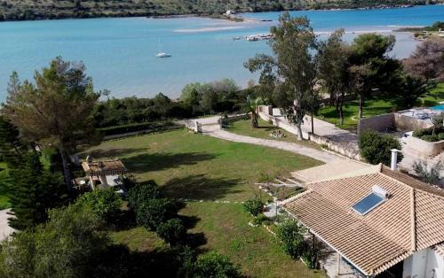 Kilada House | Villa Virvi - Cozy Seaside Cottage in Porto Heli