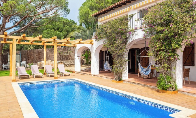 Lloret de Mar Villa | Villa 'Vista Bonita 5 Rooms' with Sea View, Private Pool and Wi-Fi