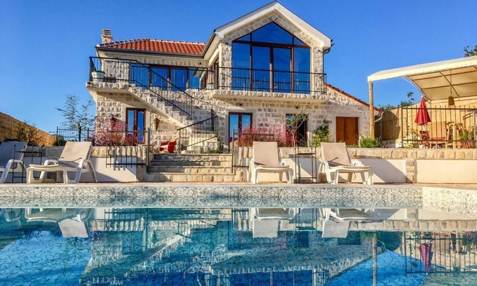 Durasevici Villa | Villa Vrmac - Three Bedroom Villa, Sleeps 6