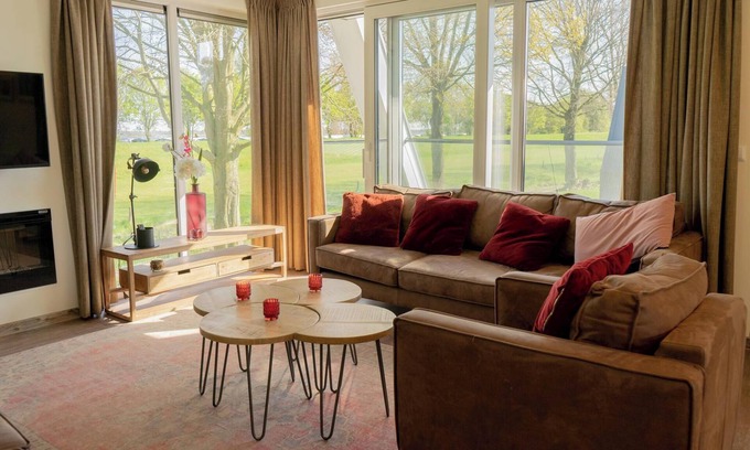 Biddinghuizen House | Villa with 5 bedrooms, traditional sauna and a garden