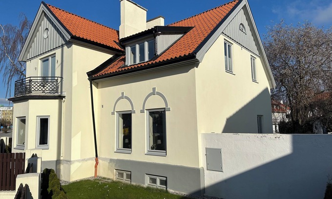 Innerstaden Villa | Villa with central location close to beach in Fridhem Malmö. Perfect for groups
