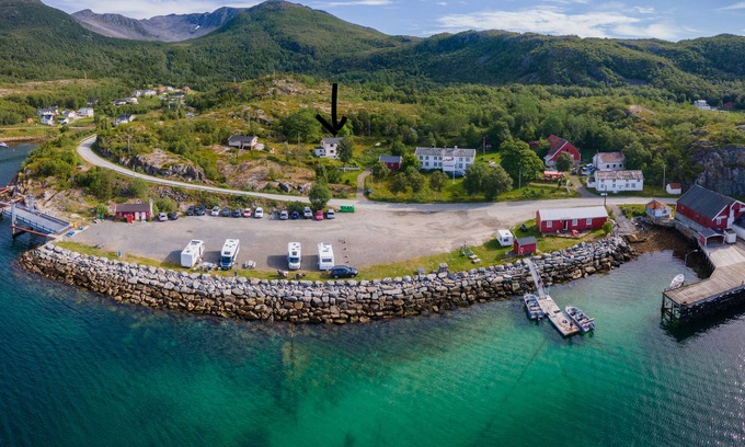 Bjarkoy Municipality House | Villa with fantastic view located in Skrolsvik Harbor