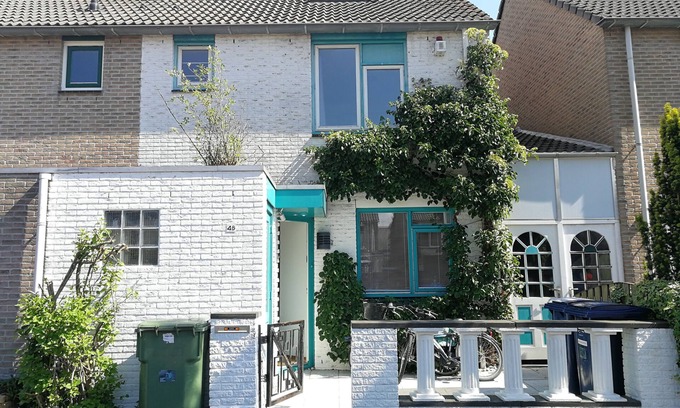 Almere Villa | Villa with garden 20 minutes from Amsterdam