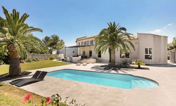 Combaillaux Villa | Villa with heated pool in a privileged setting