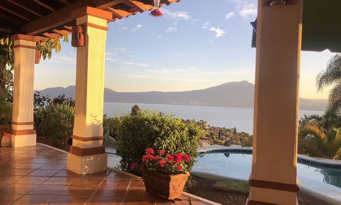 San Juan Cosala Villa | Villa with lake and mountain view