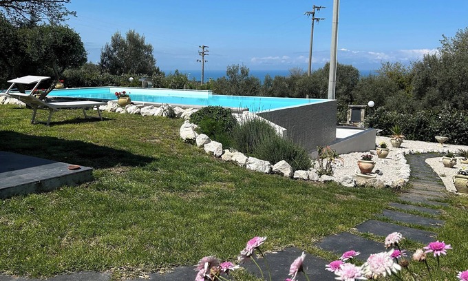 Iria Villa | Villa with pool and sea view in Sicily