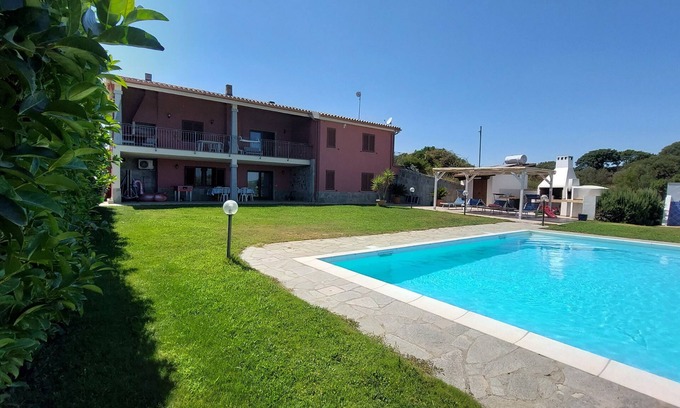 Aratena Villa | VILLA WITH POOL A FEW KM FROM THE SEA