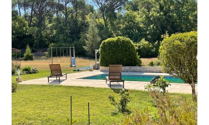 Tourves Villa | Villa with pool in the heart of green Provence