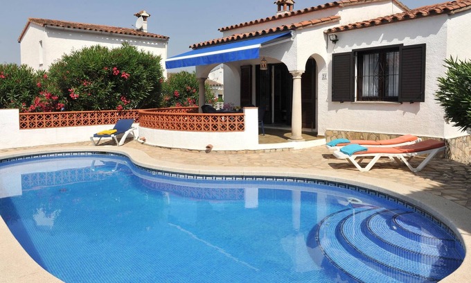 L'Escala Villa | Villa with private pool and wifi.HUTG-000209