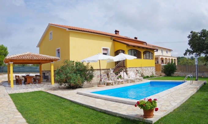 Jursici House | Villa With Private Pool In Village Juršići