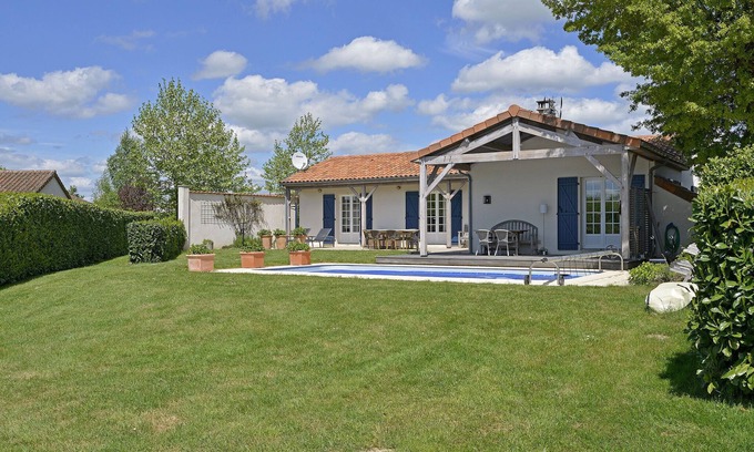 Vasles Villa | Villa with Wi-Fi, in natural surroundings