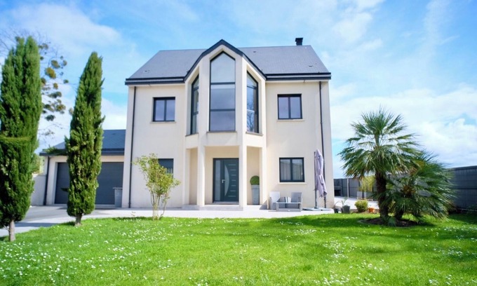 Demouville Villa | Villa Zara