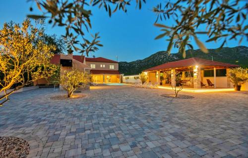 Vrgorac Villa | Villa Zara with heated Hydromassage-Pool