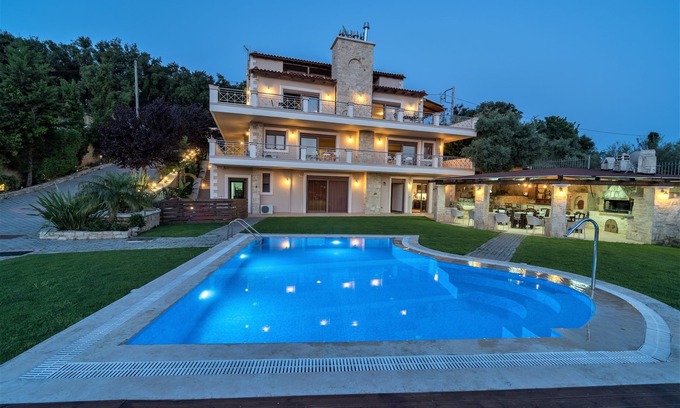Kaloniktis Villa | Villa Zeus with private pool, sleeps 25