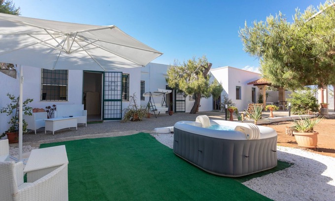 Posto Rosso Apartment | Villetta Li Diavoli in Capilungo, by Apulia Home