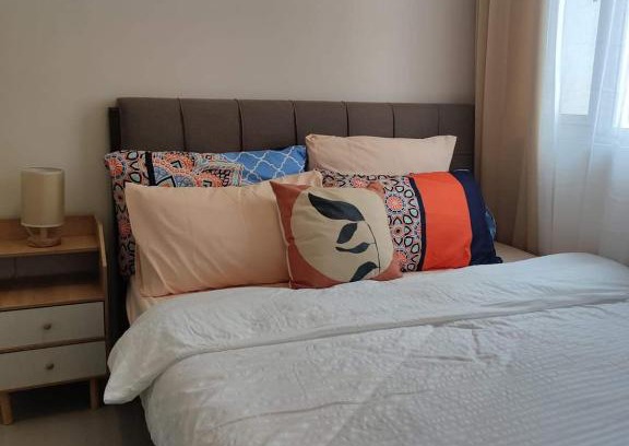 San Bartolome Bed & Breakfast | Vine Residences -Cozy 2BR with Balcony