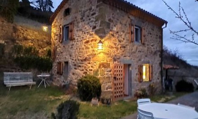 Tailhac Cottage | Vineyard house with terrace and fireplace