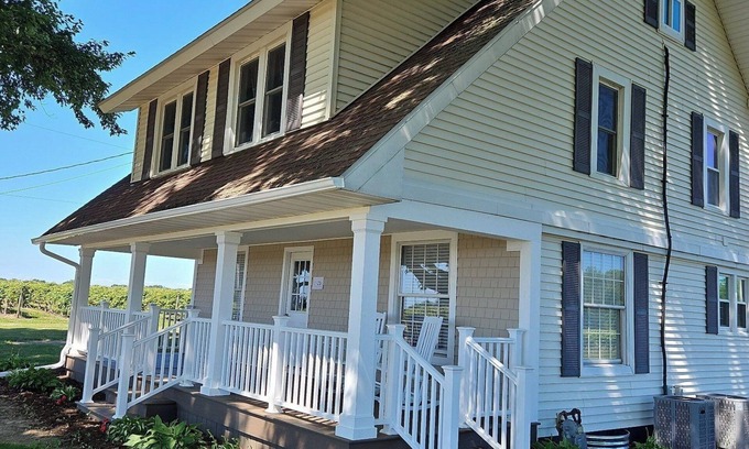 North East House | Vineyards Edge, a charming retreat located in the heart of wine country!