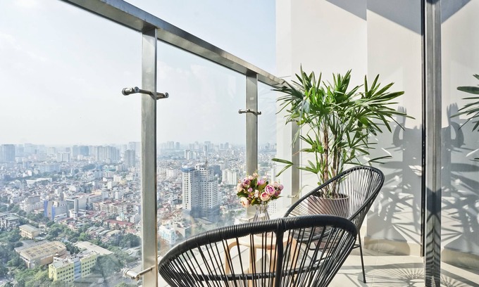 Ngoc Khanh Apartment | Vinhomes Metropolis 4 Bedrooms