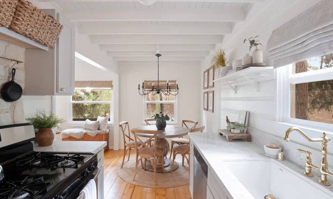 Lake Arrowhead Cabin | Vintage 2Br Cabin w/Modern Updates in Great Area. Close to Hiking & Attractions