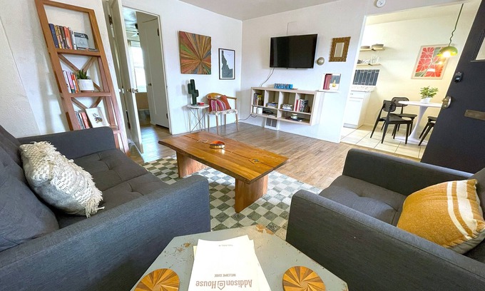 Twin Falls Apartment | Vintage Casita 2 Bedroom, Pet Friendly!