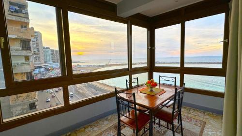 Al-Muntazah Apartment | Vintage Modernized Sea View Apartment