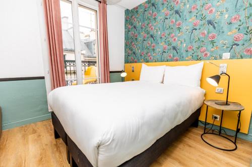 Quartier de Rochechouart Hotel | Vintage Paris Gare du Nord by Hiphophostels