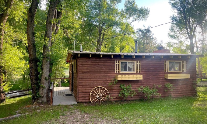 Salida Cabin | Vintage TATA River Cabin: Arkansas River Cabin
