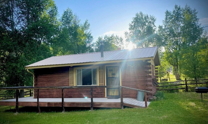 Salida Cabin | Vintage TATA River Cabin: Shavano Cabin