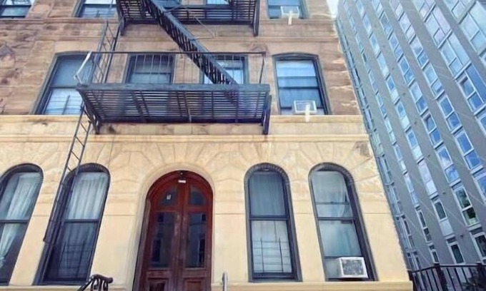 Bedford-Stuyvesant Apartment | Vintage Vibes: Cozy Brooklyn Haven in Clinton Hill