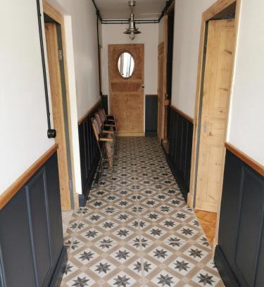 Arvert House | Vintagesuitehome