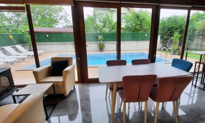 Sapanca Villa | Vira Villa & Nil Konaklama(SICAK HAVUZ)nn
