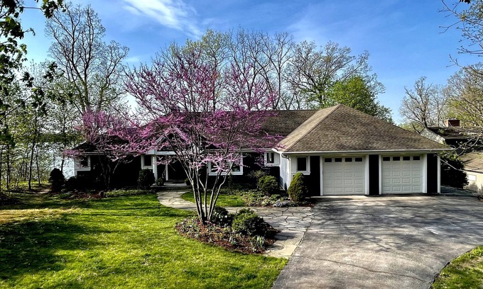Eagle Lake House | Vista Del Lago Lakefront 4BDR Home