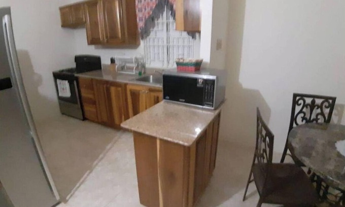 Windsor House | Vista Reggae Villa the Cheerful 2 bedroom Home