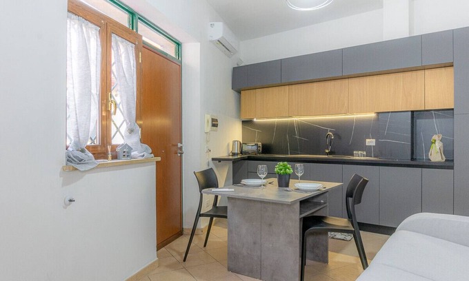Tuscolano Apartment | VivimiHome - Apt a pochi passi dalla metro,con ingresso privato