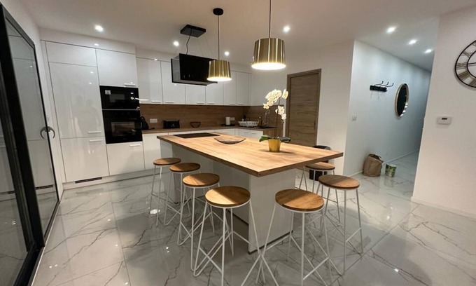 Ruffey-les-Echirey House | Vrbo Property