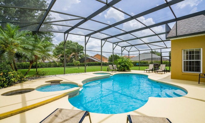 West Kissimmee Villa | VRBO STAYED! 6 Bedrms, Free Wifi, 2.5 Miles to Disney! Theater, Mickey Pool!